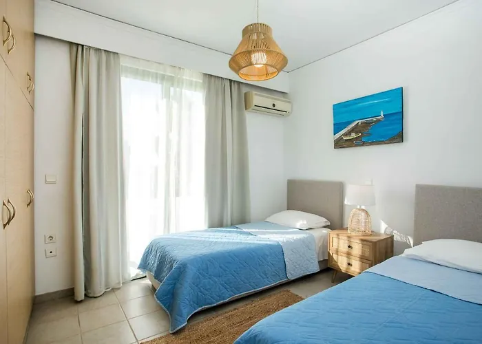 Beachfront Seashell Superior Villa