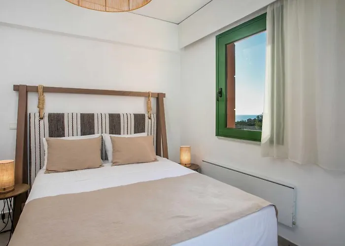 Beachfront Seashell Superior Villa *