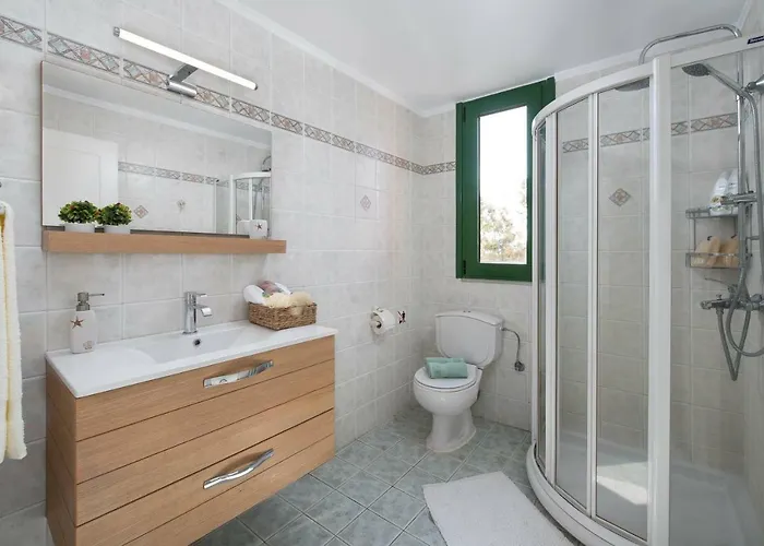 Villa Beachfront Seashell Superior