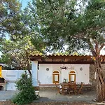 Villa Beachfront Seashell Superior Jenádi