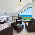 Villa Beachfront Seashell Superior Jenádi