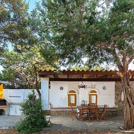 Villa Beachfront Seashell Superior Gennadi