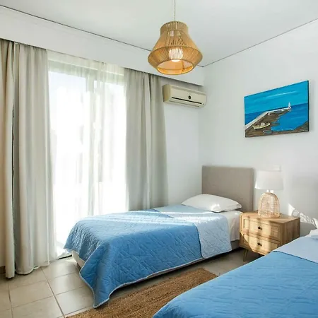 Beachfront Seashell Superior Villa