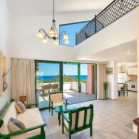 Villa Beachfront Seashell Superior