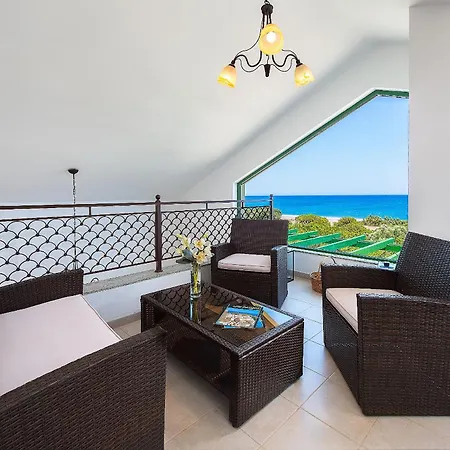 Villa Beachfront Seashell Superior Gennadi