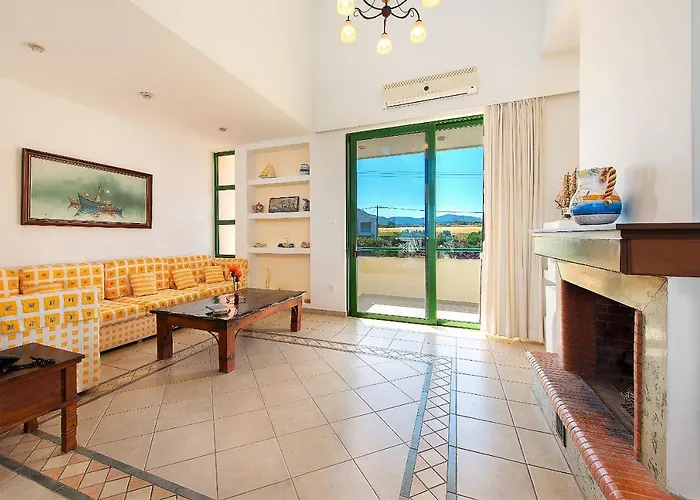 Beachfront Seashell Superior Villa Gennadi