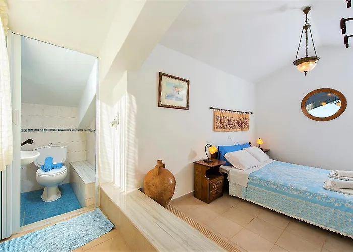 Beachfront Seashell Superior Villa